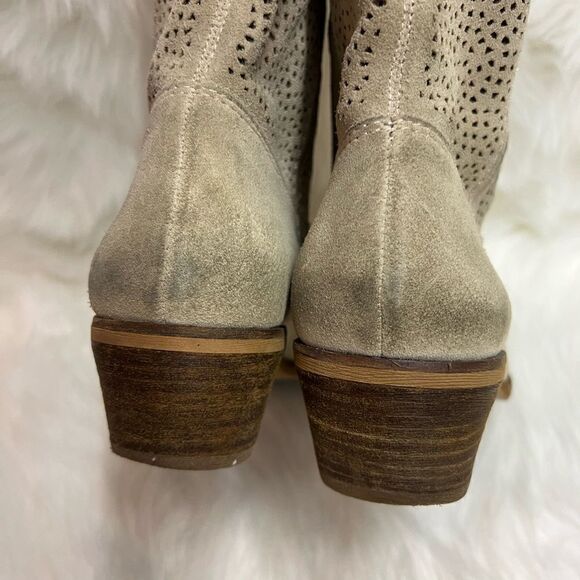 BCBG ‘Bastille’ Cowboy Boots, Pull On Boots Size 8 Bin 17 - Picture 9 of 10